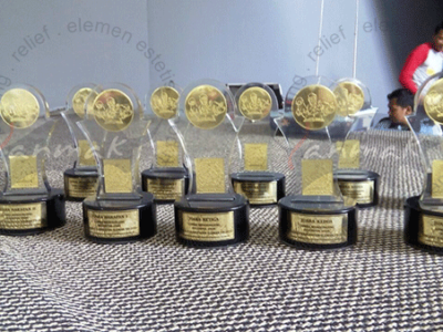 Cara Membuat Kerajinan Resin Bening