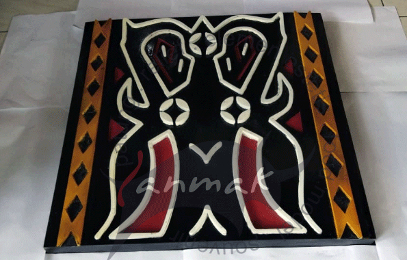 pembuat-ornamen-motif-etnik