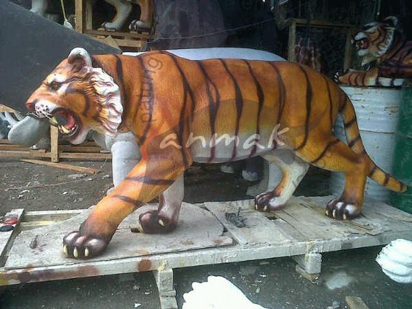 patung-macan-sumatra