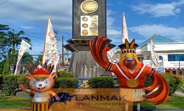 patung maskot pon papua