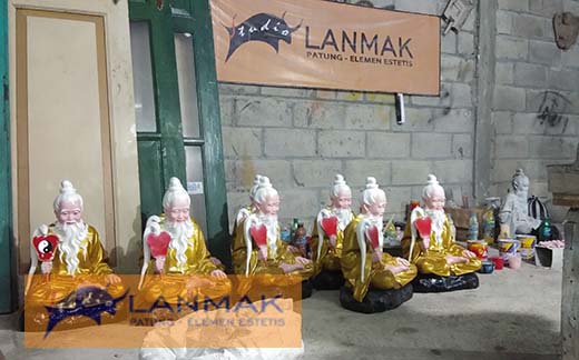pembuat patung dewa