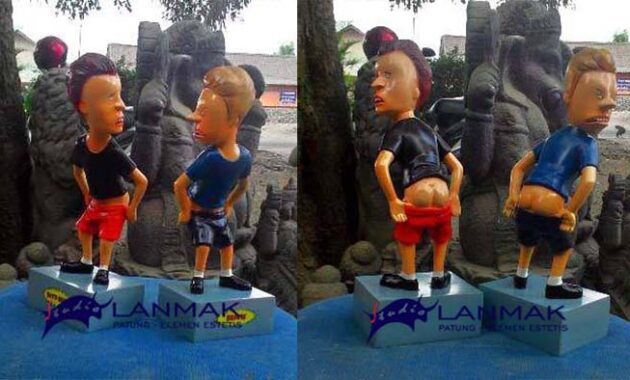 patung karakter kartun