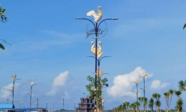 patung ornamen tiang listrik