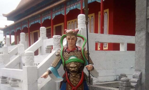 pengrajin patung dewa