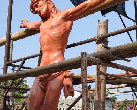 jual patung yesus di salib