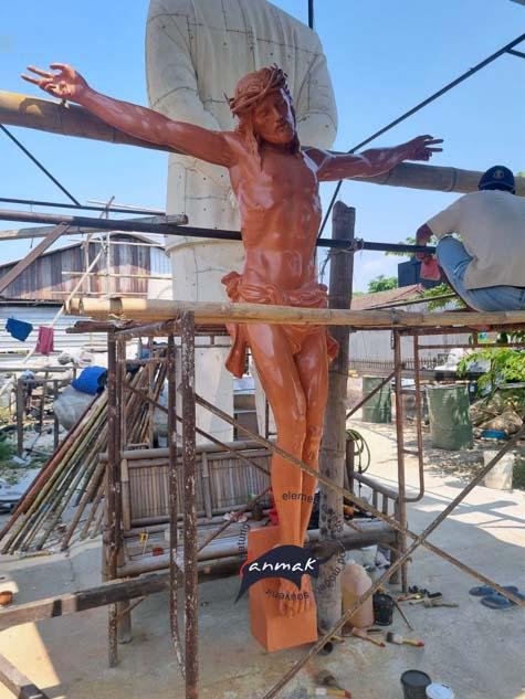 Pengrajin Patung Yesus