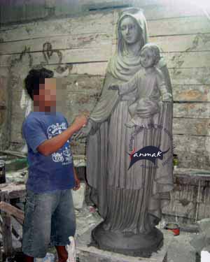 membuat patung bunda maria