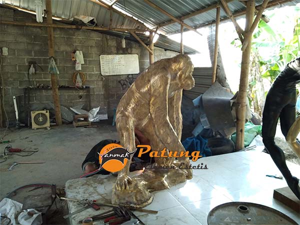 patung orang utan