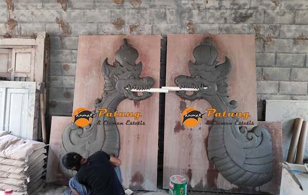 model patung naga