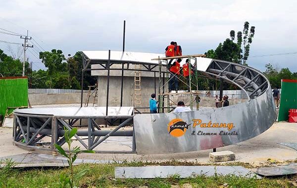 setting cover tugu