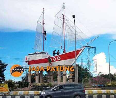 tugu kapal pinisi